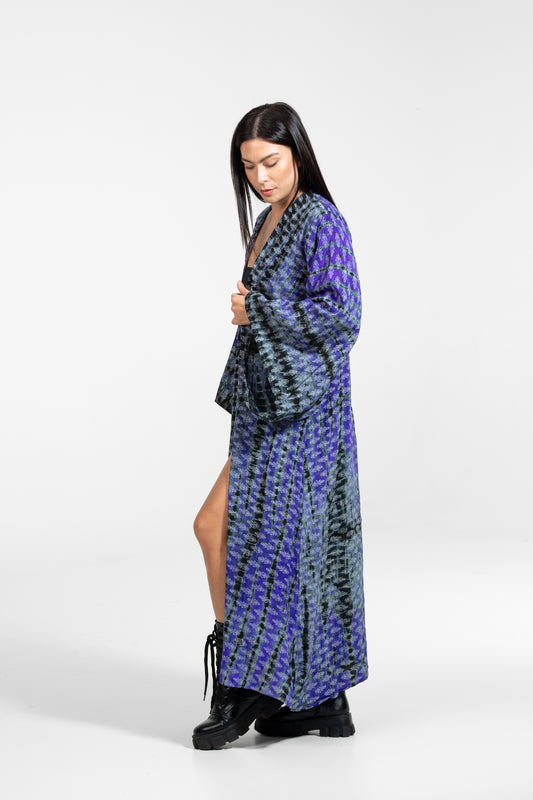 DEVI Kimono Nº53 – Frequenz der inneren Stärke