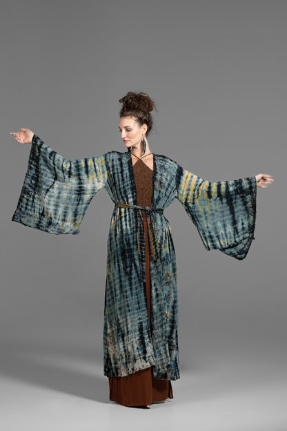 Gaia Kimono beige-grau-schwarz mit Blumenstickerei
