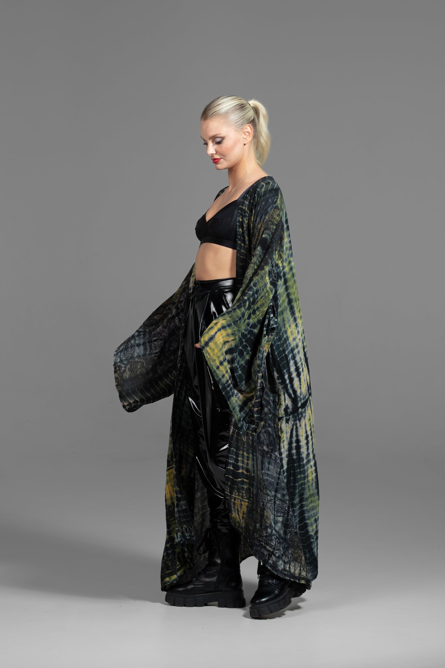 Gaia Kimono grau-gelb-schwarz gemustert