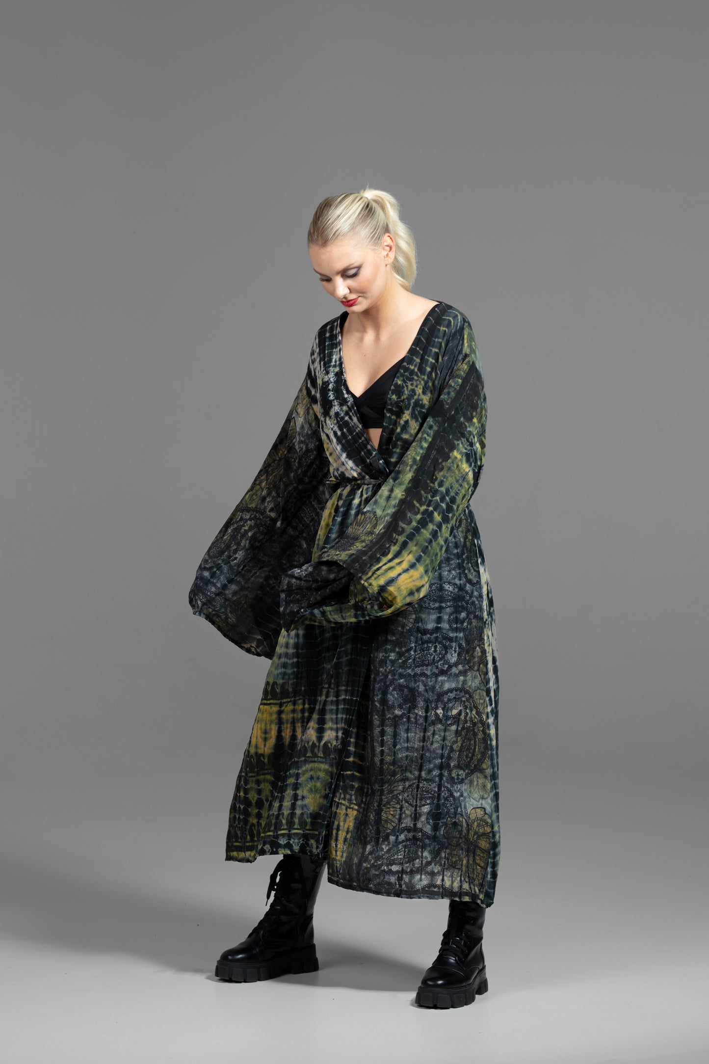 Gaia Kimono grau-gelb-schwarz gemustert