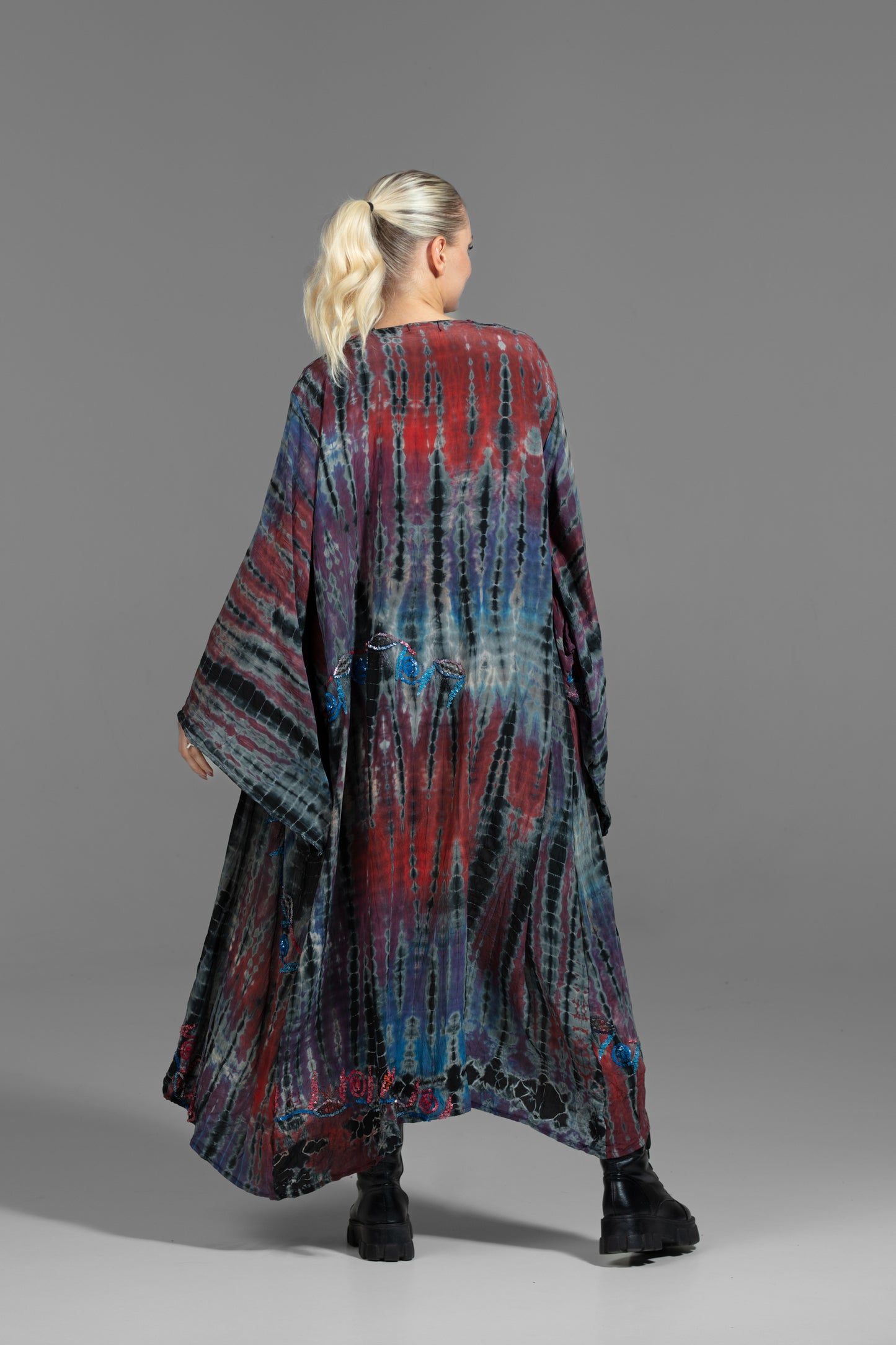 Gaia Kimono rot-blau-schwarz mit Pailletten