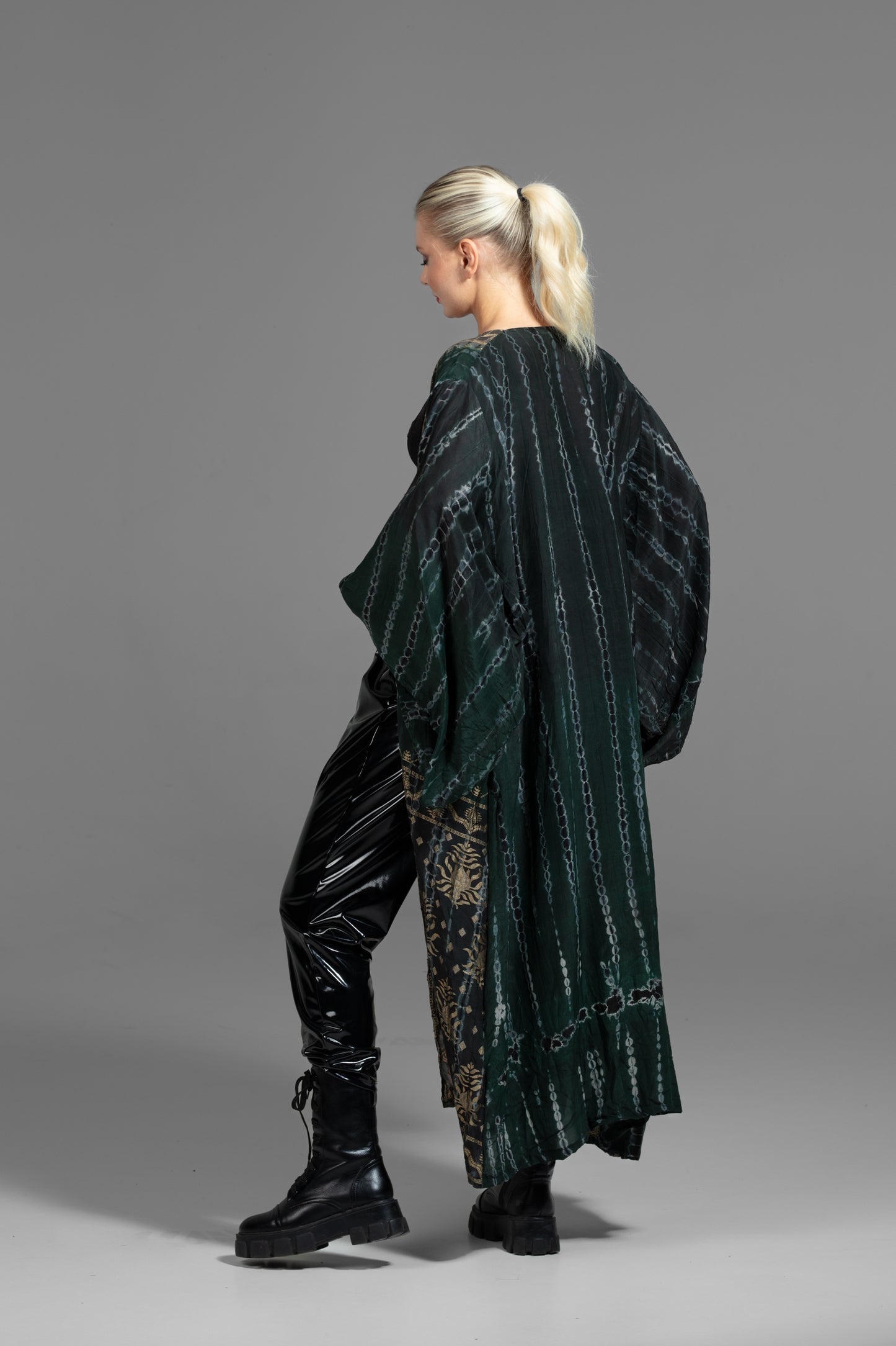 Gaia Kimono dunkelgrün-schwarz
