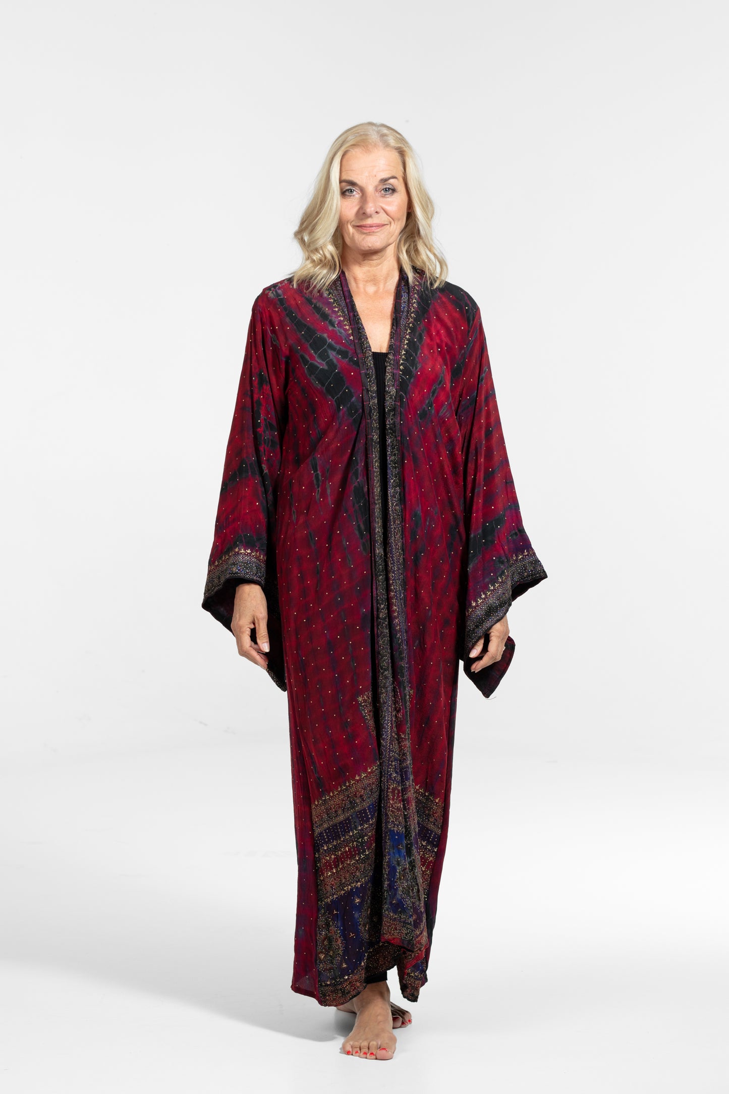 Gaia Kimono rot-schwarz bestickt