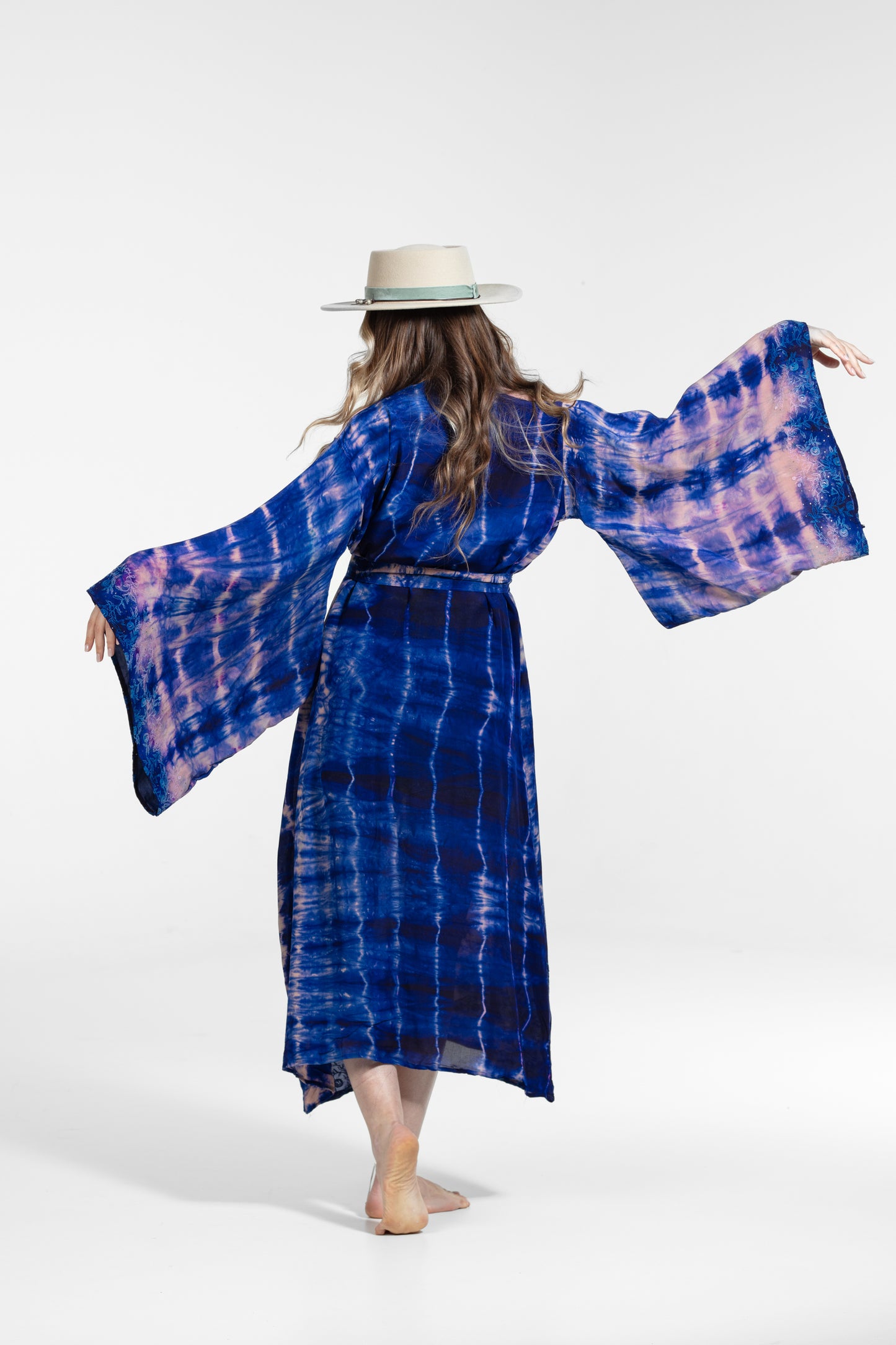Devi Kimono bestickt rosa-blau