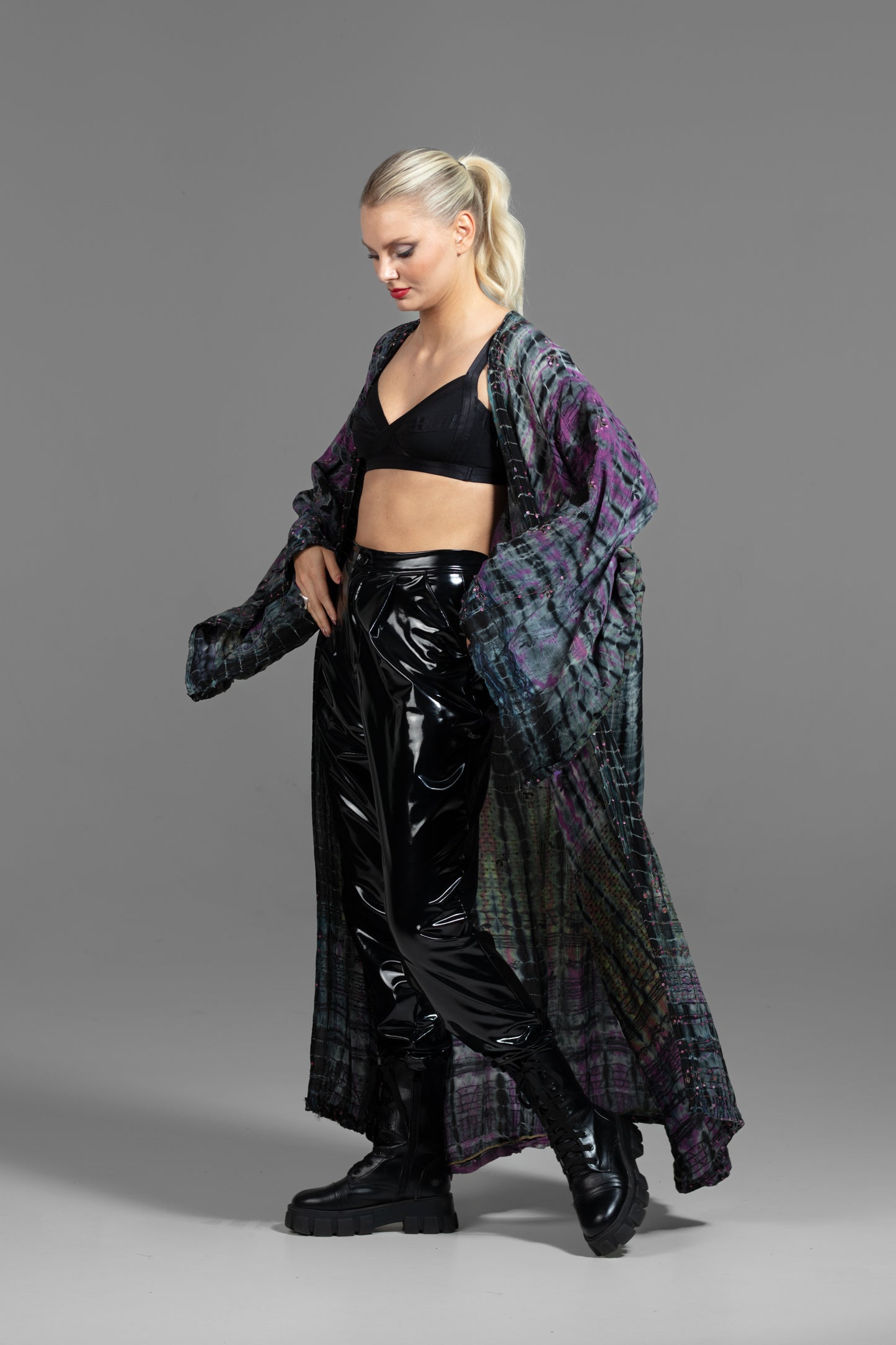 Gaia Kimono Pailletten violett-grau-schwarz