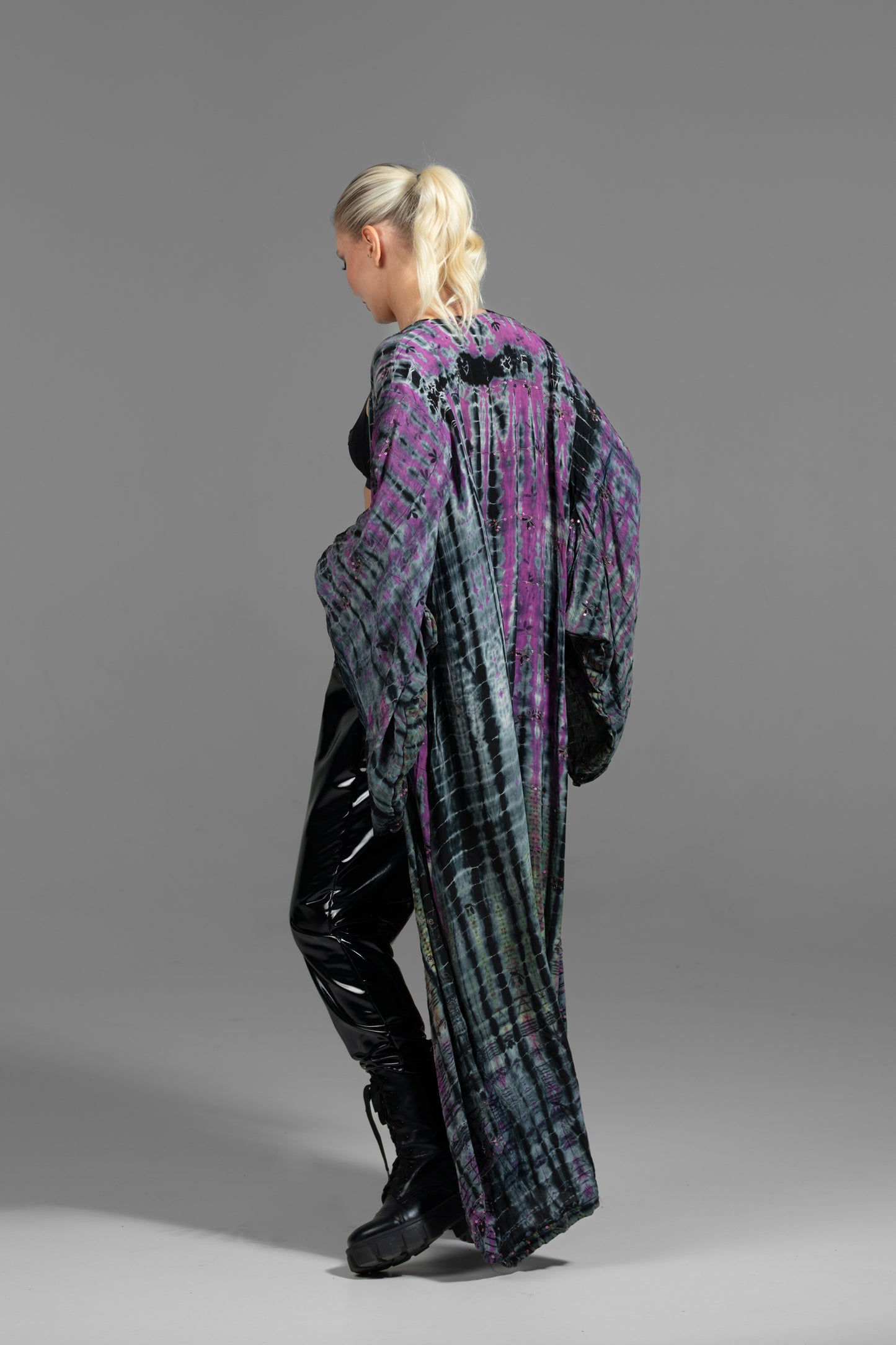 Gaia Kimono Pailletten violett-grau-schwarz