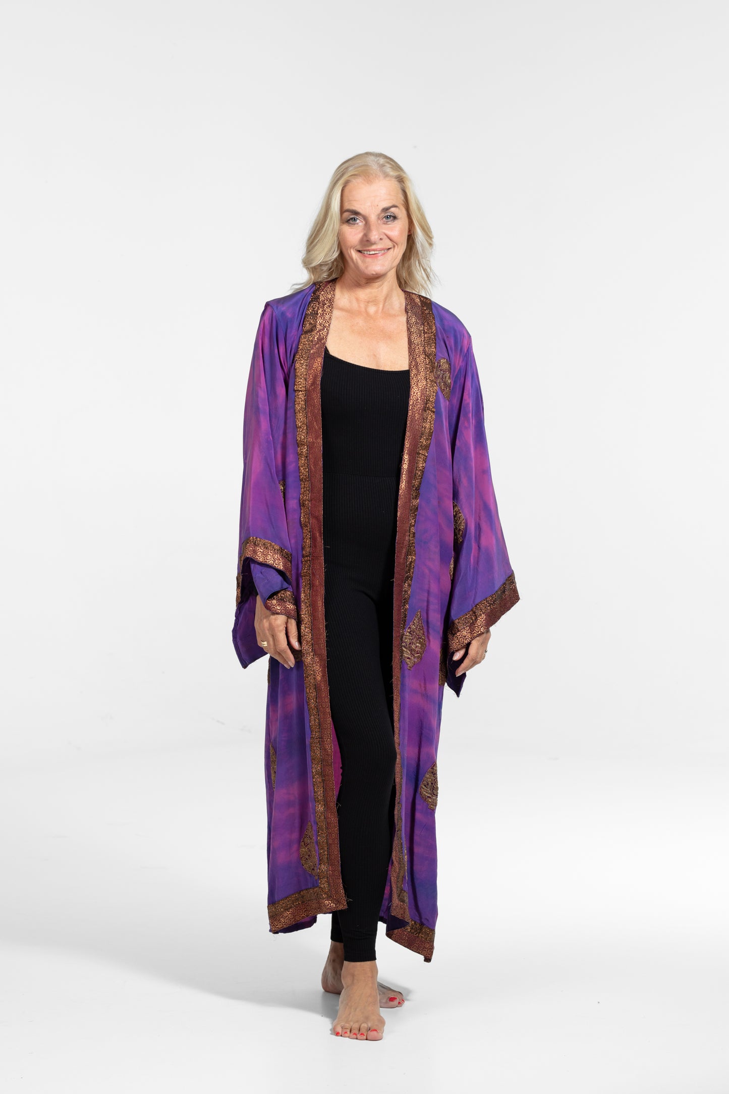 Freya Kimono gold bestickt lila rosa