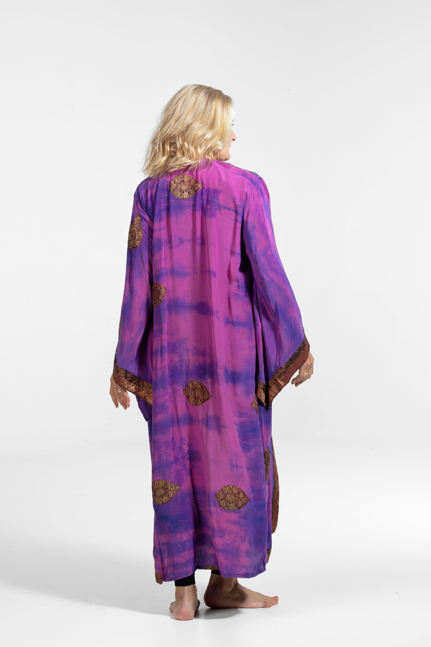 Freya Kimono gold bestickt lila rosa