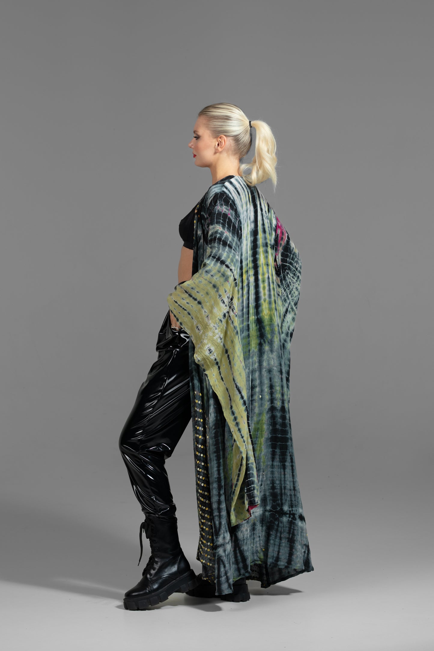 Gaia Kimono blau-grün-schwarz mit japanischen langen Ärmeln