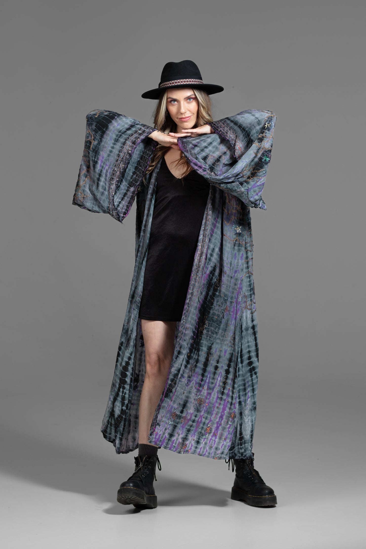 Gaia Kimono violett-babyblau-schwarz