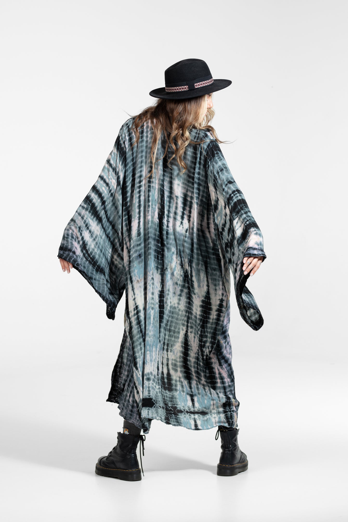 Gaia Kimono weiß-beige-rose-mint-schwarz